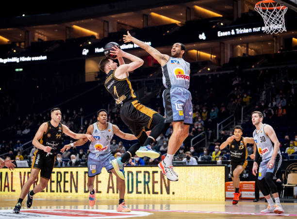 媒体以及评 媒体以及评